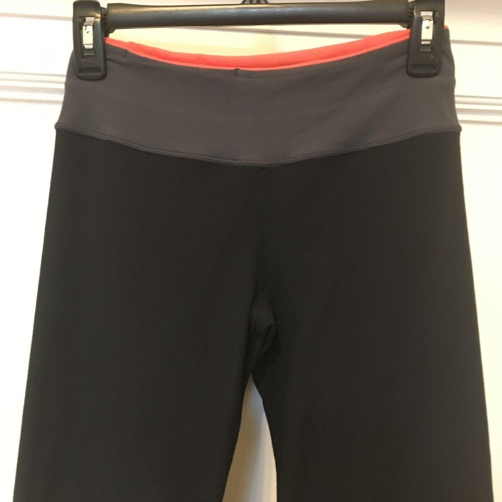Lululemon Athletica Size 4 Black Yoga Pants w/ Bag